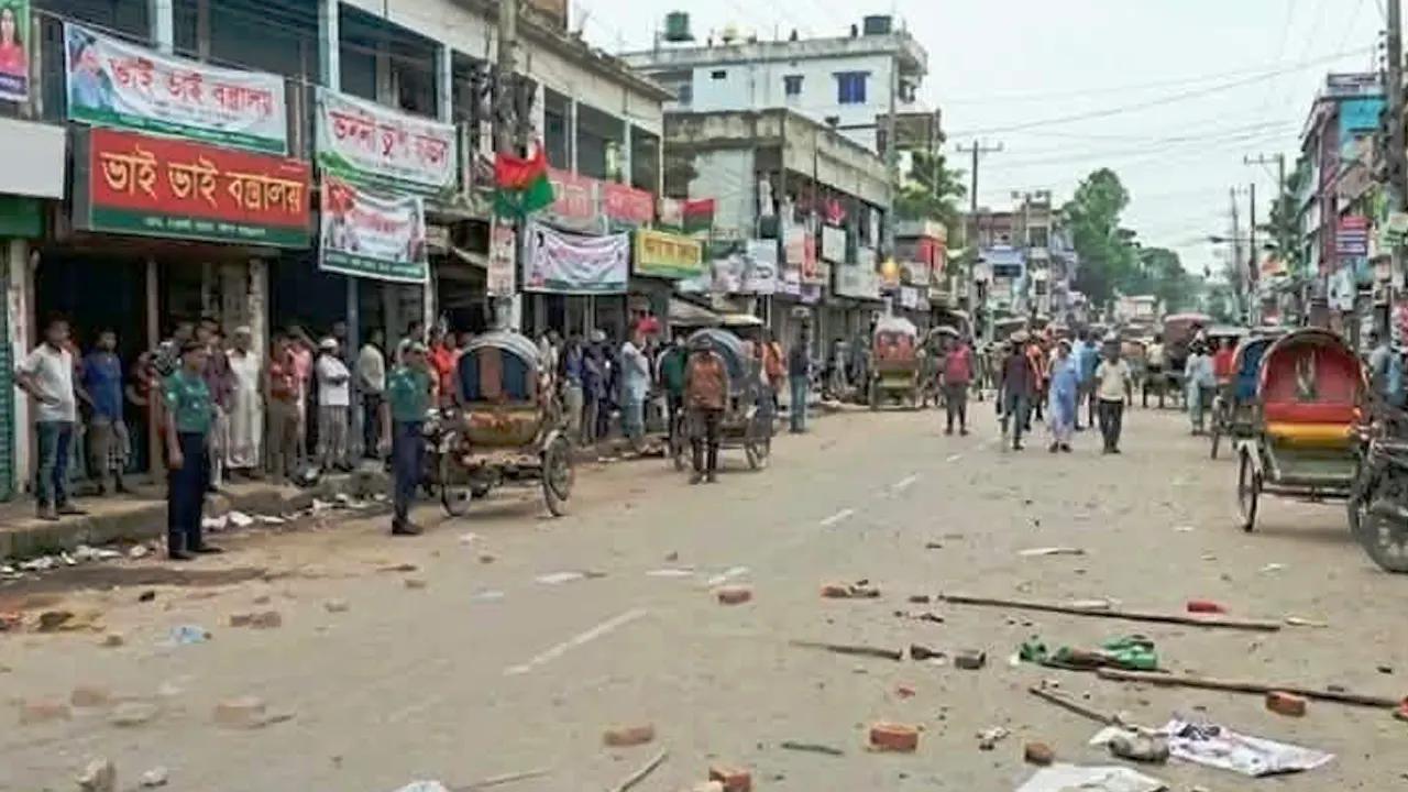 কটিয়াদীতে বিএনপি-যুবদল সমর্থকদের সংঘর্ষ, আহত কয়েকজন